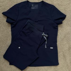 EUC Navy FIG scrubs set small/small petite